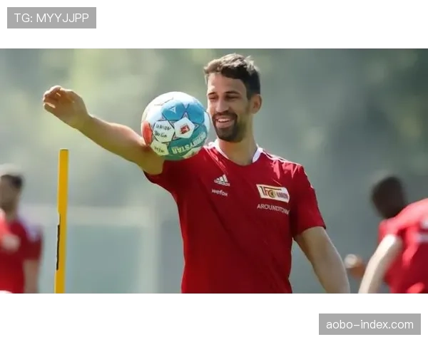 柏林联合失去赫迪拉后，直接启用青训产品耶茨担任后腰